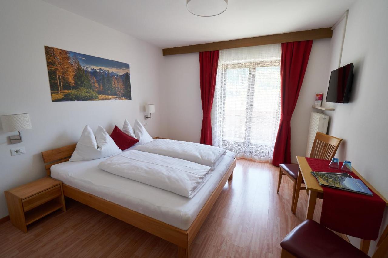 Privatpension Bergkristall San Martino In Passiria  Exterior photo