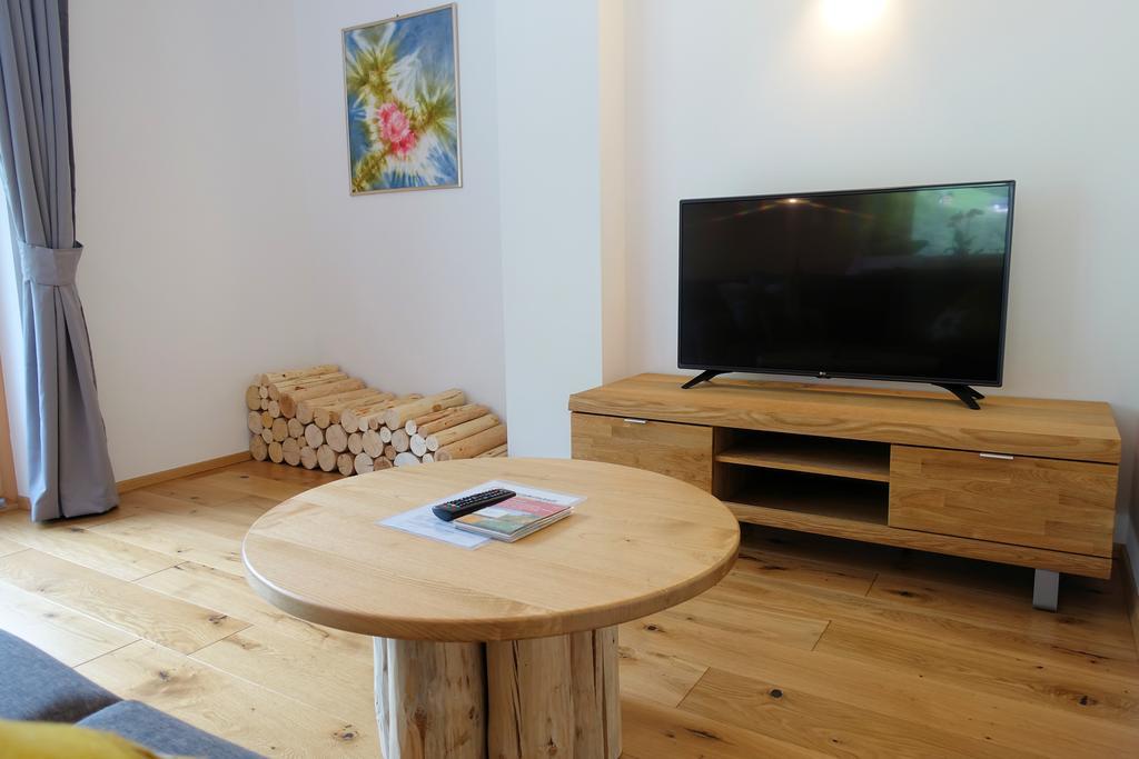 Privatpension Bergkristall San Martino In Passiria  Exterior photo